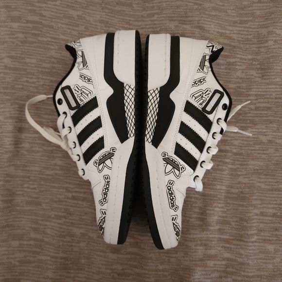 ADIDAS Forum Low GW 4921 (Sz 9) - Picture 7 of 12